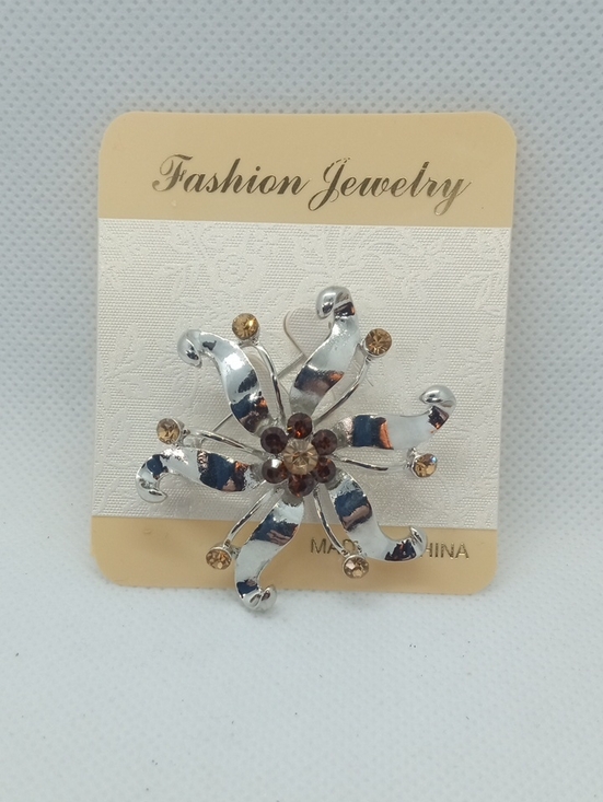 Fashion Jewelry Jewelry - SILVERTONE PIN W/AMBER GLASS SONES